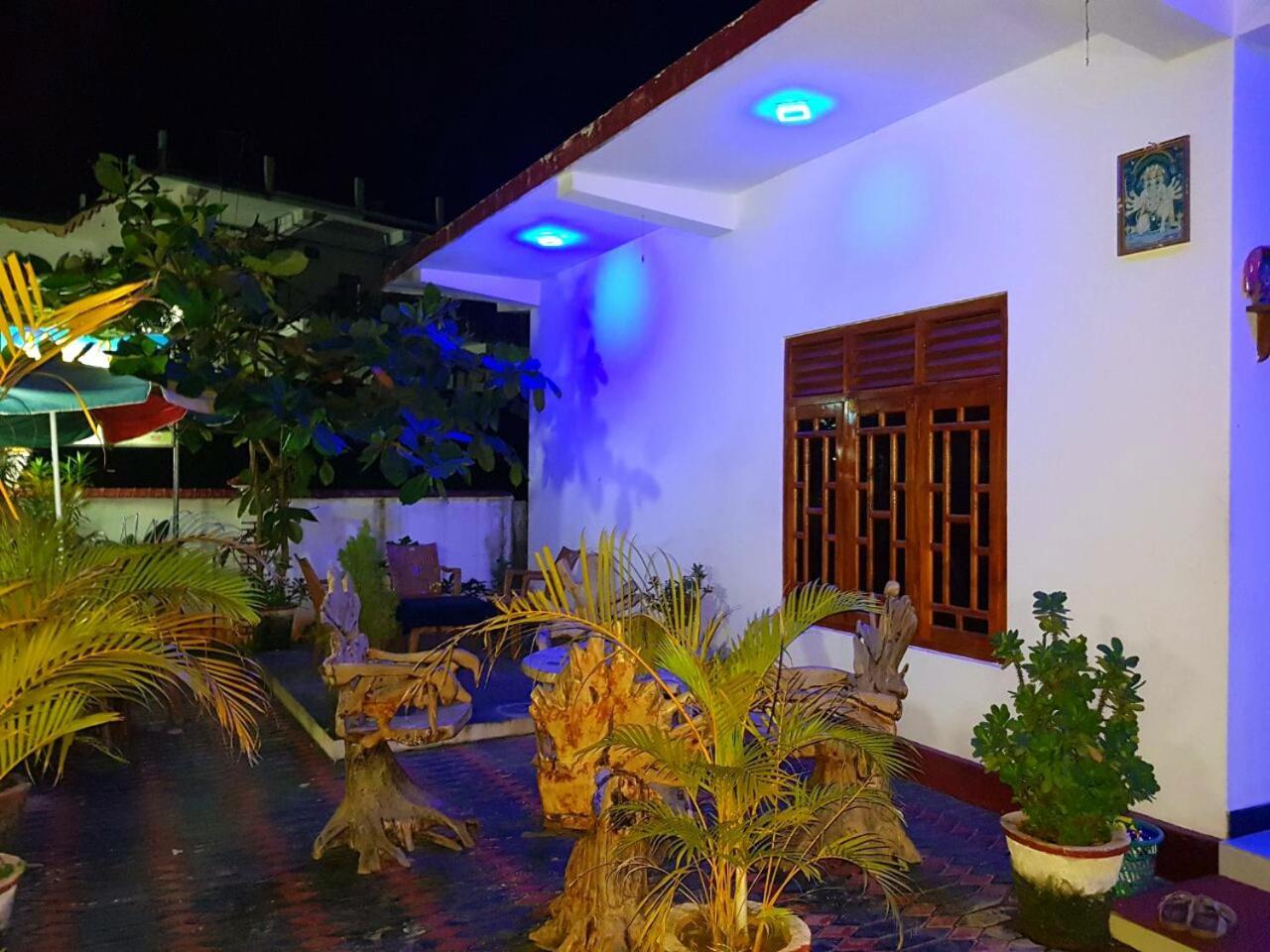 טרינקומאלה Hilton Cottage מראה חיצוני תמונה